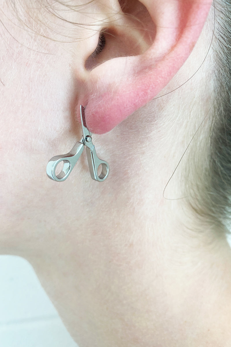 Mini Scissor Earrings in Silver