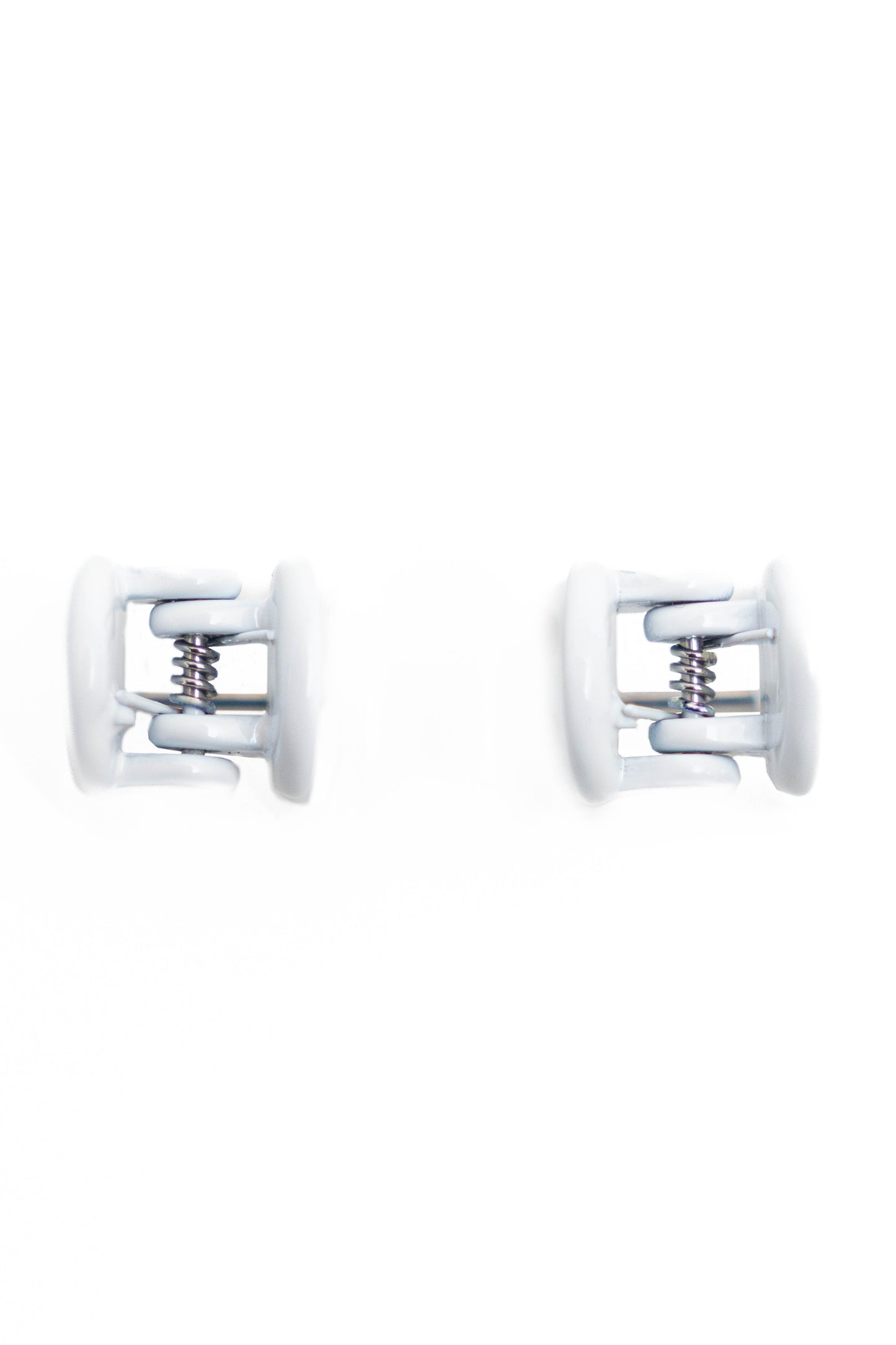 Mini Claw Clip Hoops in Coconut