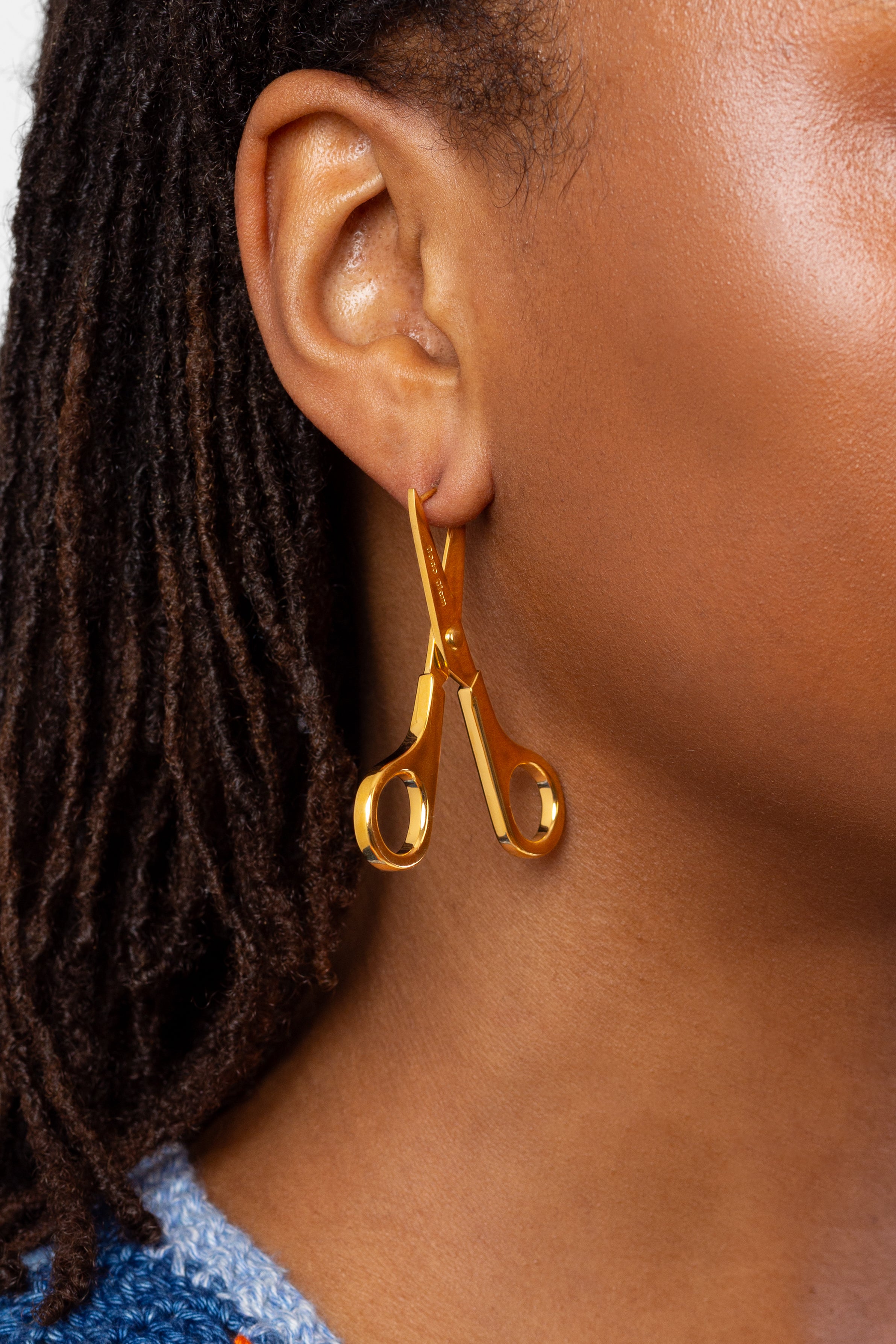 Stylish 18ct White/Yellow Gold Plated Scissor Earrings For Hairdressers – Surgical Steel
