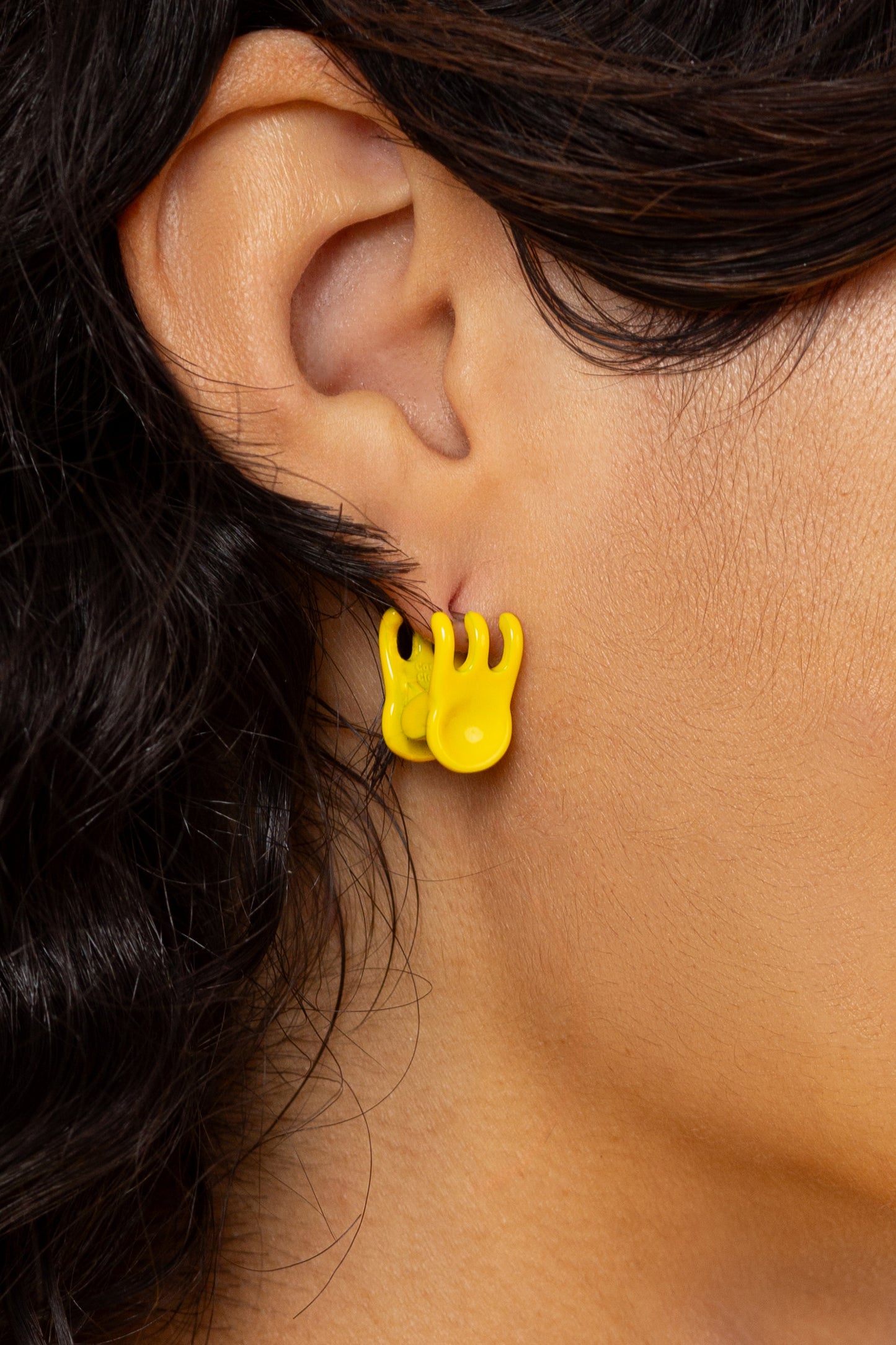 Mini Claw Clip Hoops in Lemon