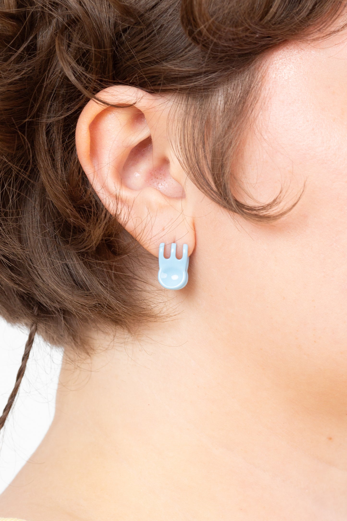 Mini Claw Clip Hoops in Sky