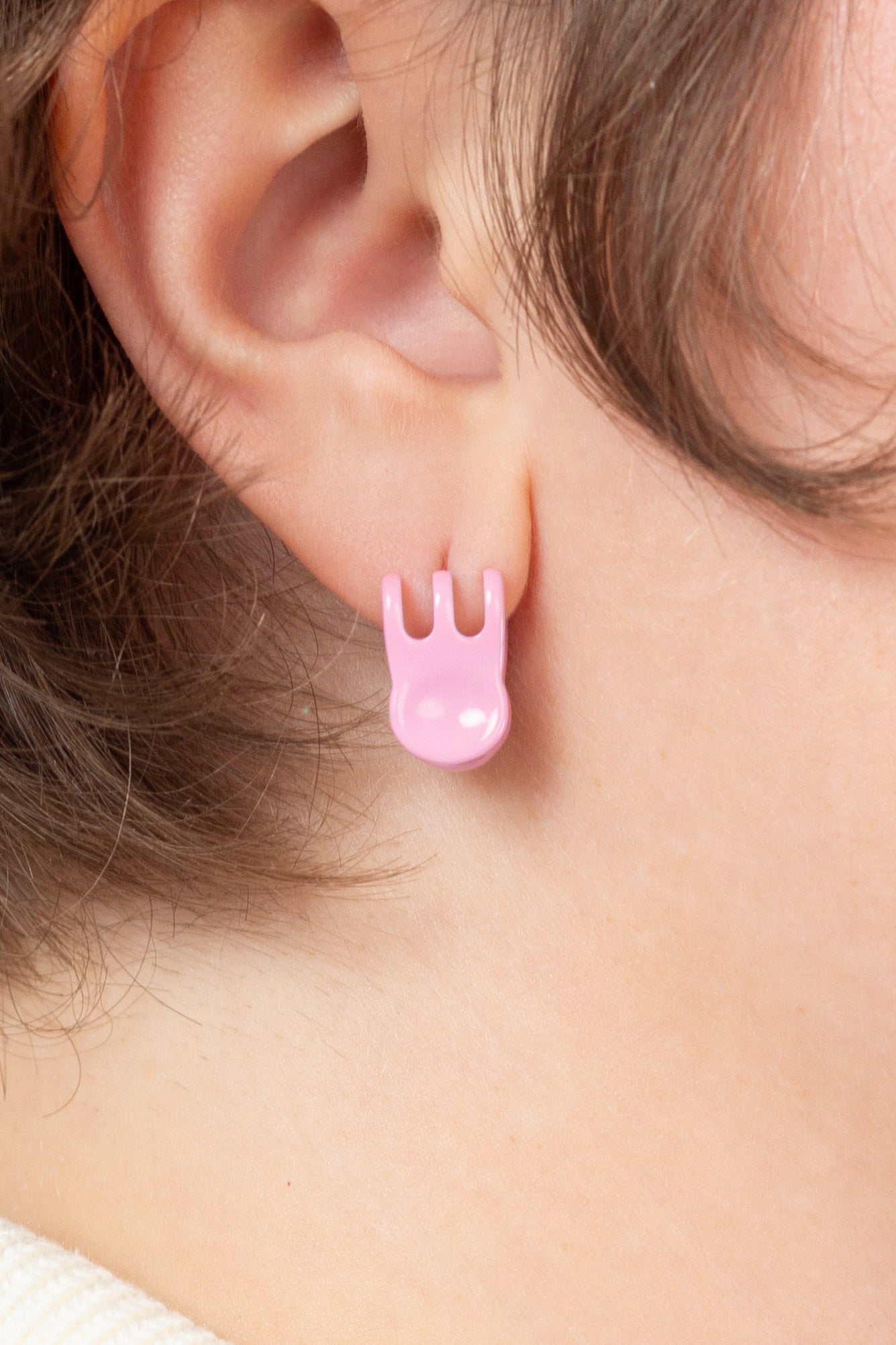 Mini Claw Clip Hoops in Guava