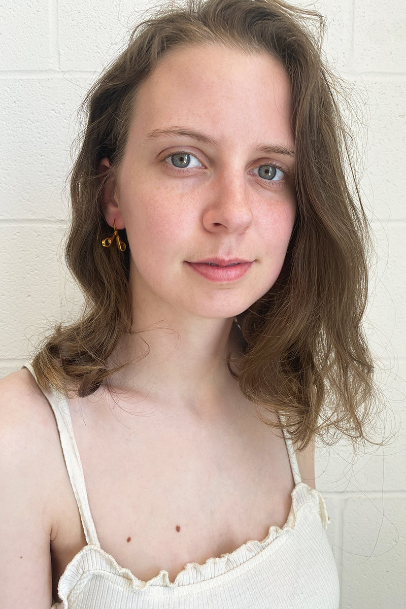 Mini Scissor Earrings in Gold