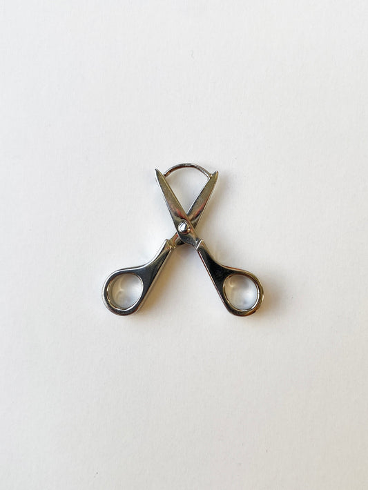 Mini Scissor Earrings in Silver